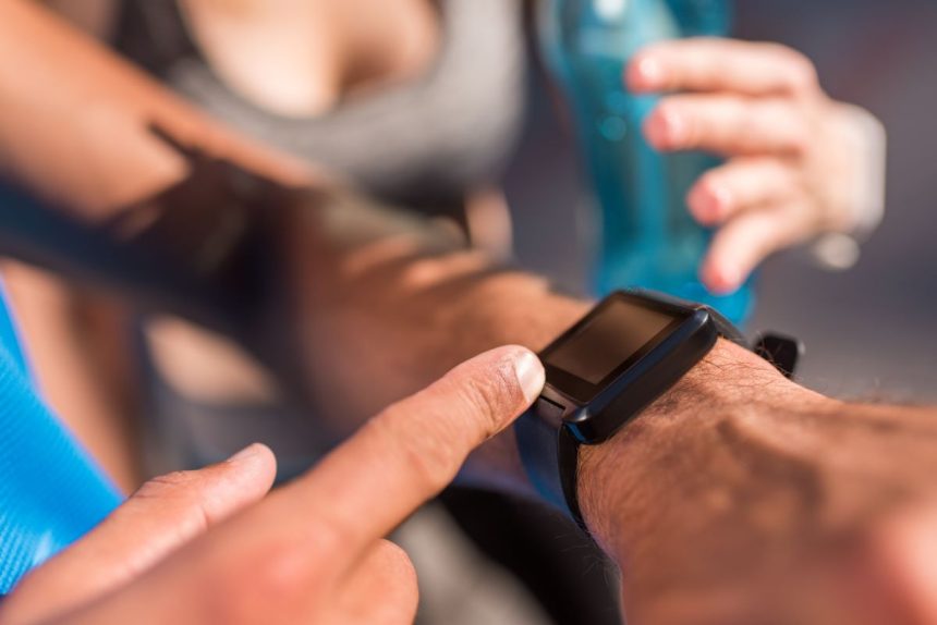 Smartwatch monitorizare fitness